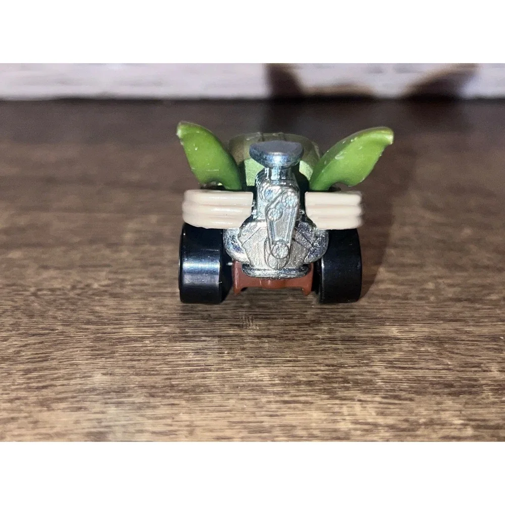 Hot Wheels Star Wars Character Yoda 2024 Loose Die Cast EUC Disney Movies